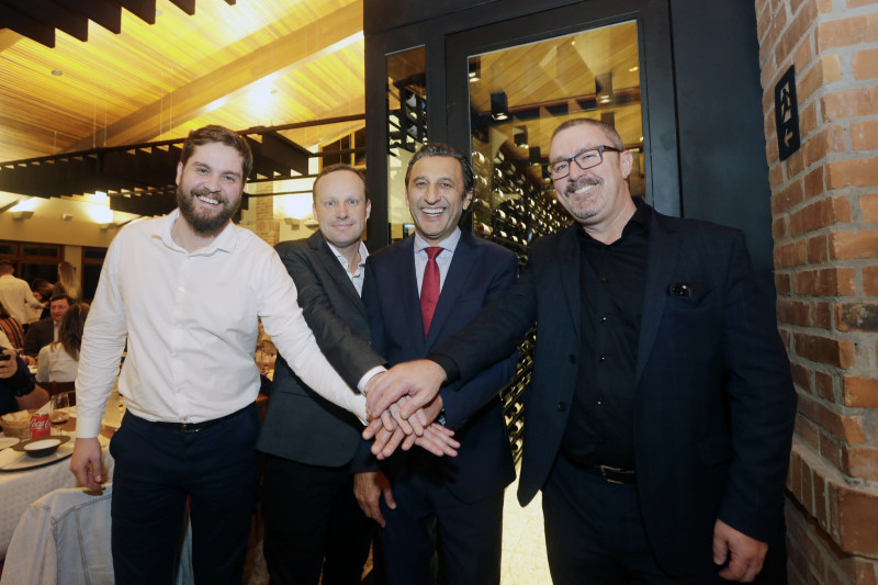 Vinicius Koboldt, André Geremia, Paulo Geremia e Nedimar Frattini, sócios na inauguração do restaurante Di Paolo Grill, em Novo Hamburgo