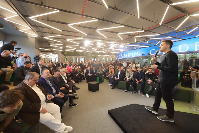 Programa teve mais de 2,6 mil inscritos e selecionou 750 jovens talentos