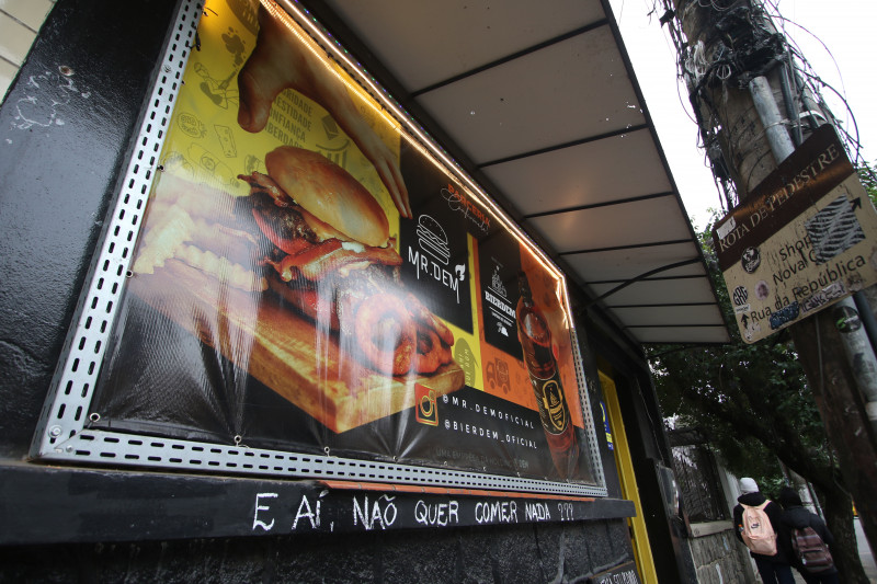 A hamburgueria ocupa o n&uacute;mero 795 da rua General Lima e Silva, na Cidade Baixa Foto: Luiza Prado/JC