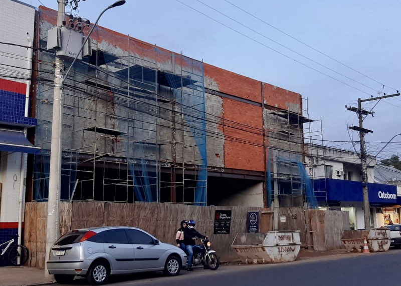 {'nm_midia_inter_thumb1':'https://www.jornaldocomercio.com/_midias/jpg/2022/07/11/206x137/1_cachoeira_do_sul_loja_pernambucanas_minuto_varejo-9684536.jpg', 'id_midia_tipo':'2', 'id_tetag_galer':'', 'id_midia':'62cc0d4962c82', 'cd_midia':9684536, 'ds_midia_link': 'https://www.jornaldocomercio.com/_midias/jpg/2022/07/11/cachoeira_do_sul_loja_pernambucanas_minuto_varejo-9684536.jpg', 'ds_midia': 'Minuto Varejo - comércio de rua - novas lojas - Cachoeira do Sul - rua Júlio de Castilhos - principal rua de atividade comerciais - consumo - lojas de confecção - vestuário - redes nacionais - lojas de rua - futura loja da Pernambucanas', 'ds_midia_credi': 'PATRÍCIA/DIVULGAÇÃO/JC', 'ds_midia_titlo': 'Minuto Varejo - comércio de rua - novas lojas - Cachoeira do Sul - rua Júlio de Castilhos - principal rua de atividade comerciais - consumo - lojas de confecção - vestuário - redes nacionais - lojas de rua - futura loja da Pernambucanas', 'cd_tetag': '1', 'cd_midia_w': '800', 'cd_midia_h': '571', 'align': 'Left'}