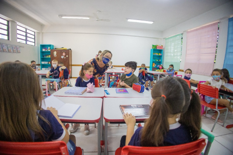 Canoas chega a 100% de crianças em idade escolar matriculadas nas escolas