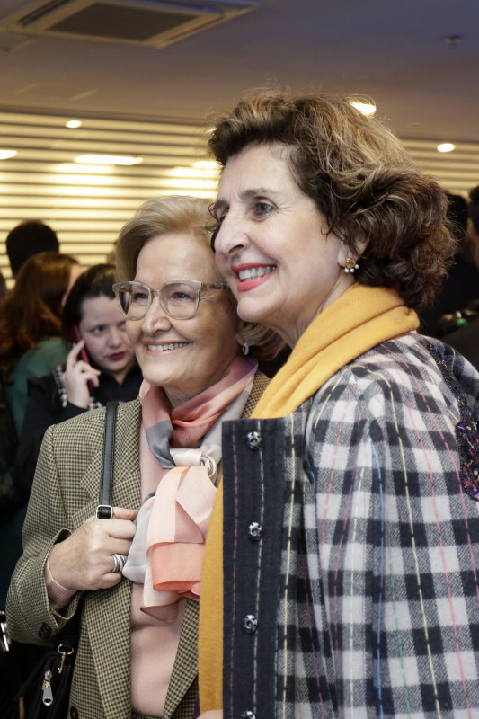 T&Acirc;NIA MEINERZ/JC