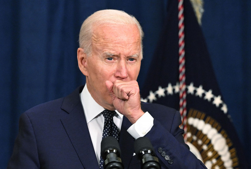 Biden 'não experimentou ressurgimento dos sintomas e continua se sentindo muito bem'