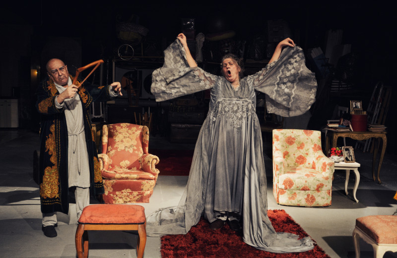 Atores Zé Adão Barbosa e Arlete Cunha vão do 
drama à comédia em Gabinete de curiosidades, 
com direção de Luciano Alabarse