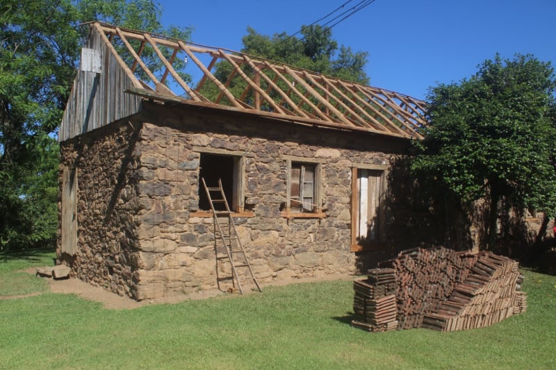 {'nm_midia_inter_thumb1':'https://www.jornaldocomercio.com/_midias/jpg/2022/07/21/206x137/1_whatsapp_image_2022_07_18_at_21_14_18-9695178.jpeg', 'id_midia_tipo':'2', 'id_tetag_galer':'', 'id_midia':'62d996b92bf3c', 'cd_midia':9695178, 'ds_midia_link': 'https://www.jornaldocomercio.com/_midias/jpg/2022/07/21/whatsapp_image_2022_07_18_at_21_14_18-9695178.jpeg', 'ds_midia': 'Reforma da Casa de Pedra', 'ds_midia_credi': 'Família Cercato / Divulgação / JC', 'ds_midia_titlo': 'Reforma da Casa de Pedra', 'cd_tetag': '1', 'cd_midia_w': '800', 'cd_midia_h': '533', 'align': 'Left'}