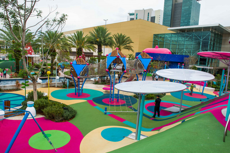 Durante a semana, a entrada permanece gratuita mediante doação de 1kg de alimento