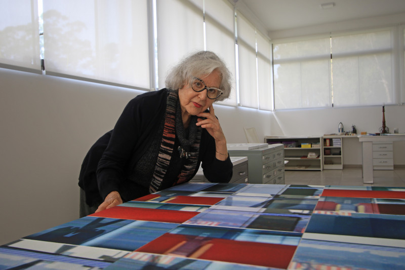Aos 84 anos, Vera Chaves Barcellos mantém constante produção e prepara novas exposições para 2023