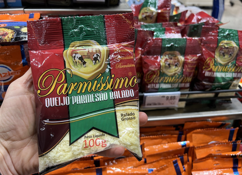 Queijo parmes&atilde;o chega a prateleiras de supermercados ga&uacute;chos, de Santa Catarina e do Paran&aacute;  