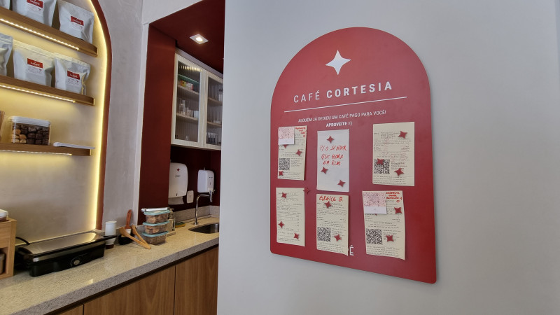 Os clientes podem deixar um café pago para os próximos visitantes Foto: ISADORA JACOBY/ESPECIAL/JC
