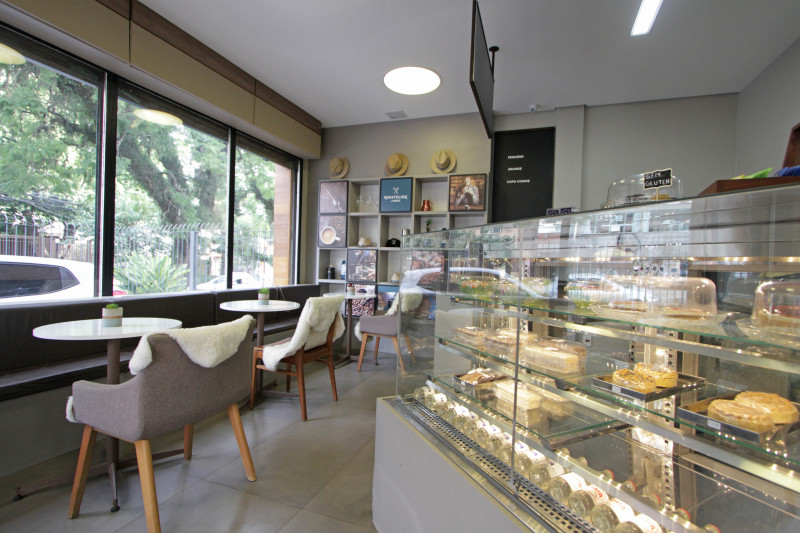 Fotos de Rubiane Adams, &agrave; frente da cafeteria Roastelier by Nescafe, primeira de Porto Alegre, para o GE Foto: ANDRESSA PUFAL/JC