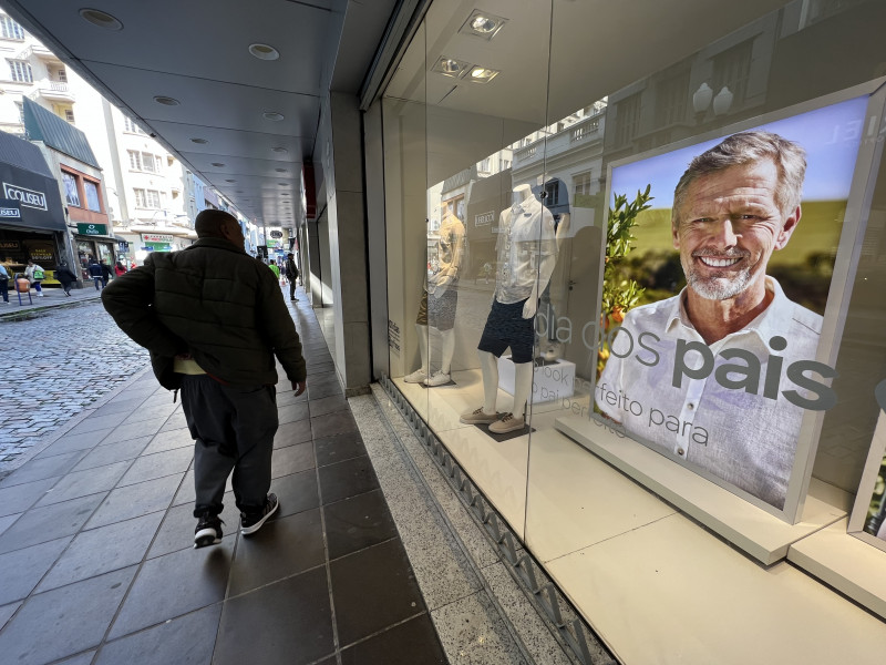 Itens para casa, moda (vestuário) e acessórios dominaram compras do Dia dos Pais de 2024