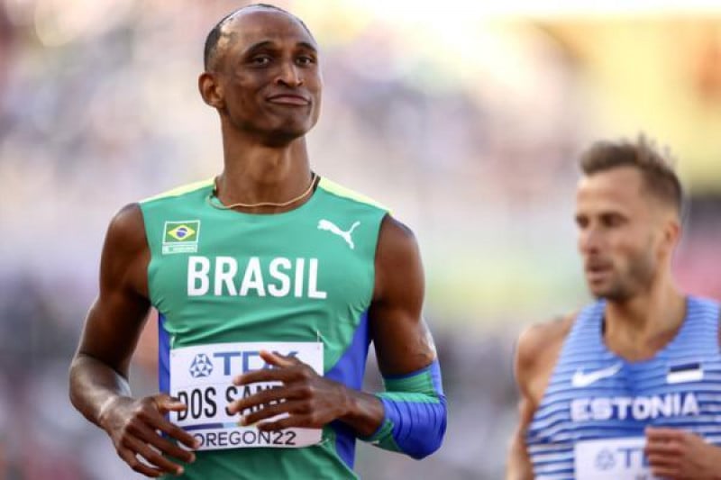 Alisson dos Santos planeja correr abaixo dos 46 segundos e j&aacute; pensa nas Olimp&iacute;adas de Paris 2024
