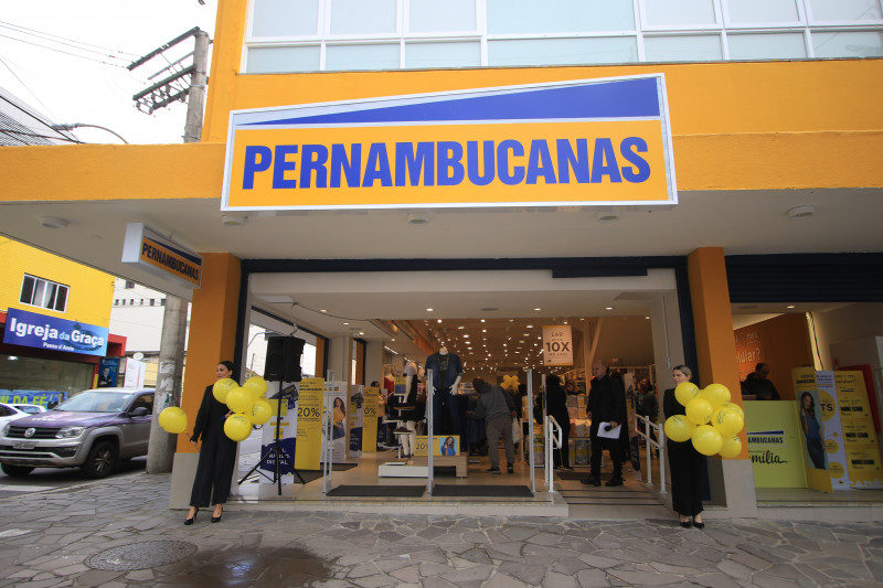 {'nm_midia_inter_thumb1':'https://www.jornaldocomercio.com/_midias/jpg/2022/08/05/206x137/1_lp_050822___pernambucanas__18_-9712771.jpg', 'id_midia_tipo':'2', 'id_tetag_galer':'', 'id_midia':'62ed3c3e67575', 'cd_midia':9712771, 'ds_midia_link': 'https://www.jornaldocomercio.com/_midias/jpg/2022/08/05/lp_050822___pernambucanas__18_-9712771.jpg', 'ds_midia': 'Cobertura da abertura da Pernambucanas na Av Assis Brasil', 'ds_midia_credi': 'LUIZA PRADO/JC', 'ds_midia_titlo': 'Cobertura da abertura da Pernambucanas na Av Assis Brasil', 'cd_tetag': '1', 'cd_midia_w': '800', 'cd_midia_h': '533', 'align': 'Left'}