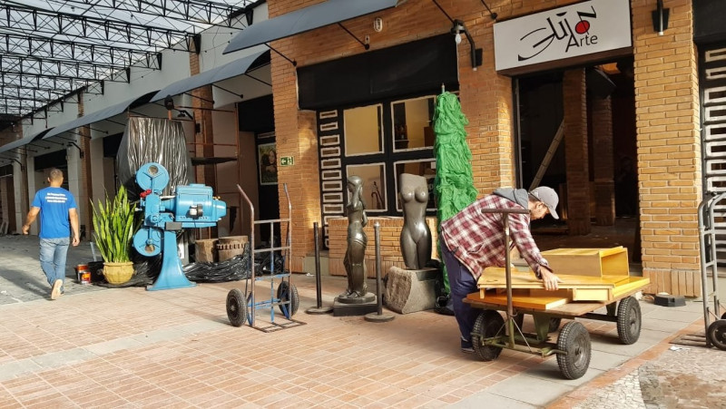 Processo de mudança levou mais de 100 viagens de carro e dois caminhões lotados