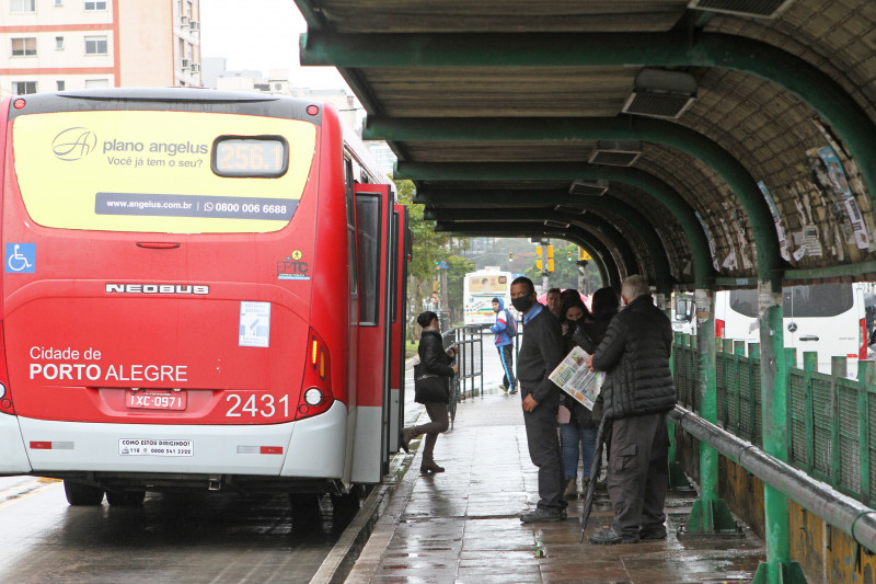 Principal impacto veio do setor de transportes, segundo o IBGE