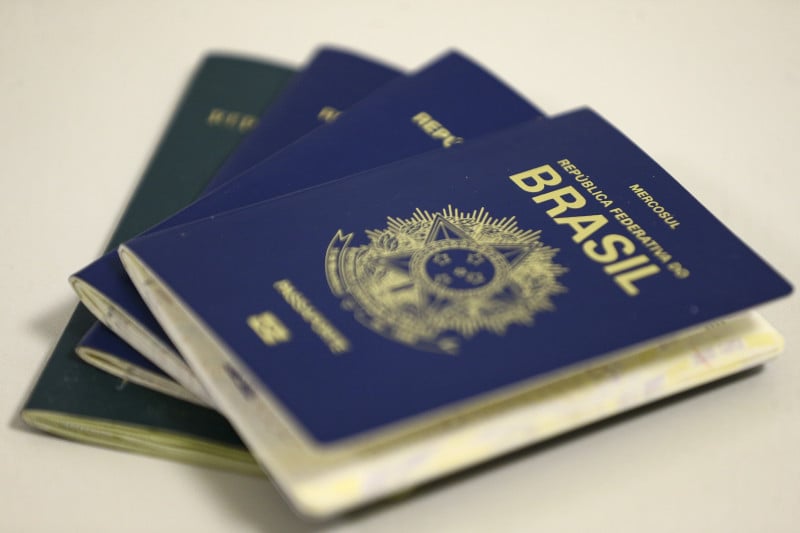 Desde o final de 2021, o governo mexicano atendeu a pressão dos EUA e decidiu voltar a exigir vistos de viajantes brasileiros