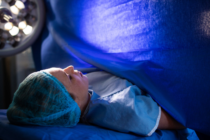 Proposta muda dispositivo que proíbe a esterilização em mulher durante parto