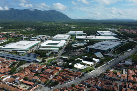 Lucro da Grendene cai 37,7% no segundo trimestre em cenário de consumo pressionado