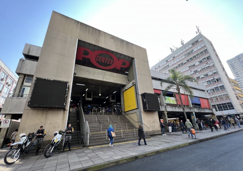 Centro comercial tem mais de 800 operações, muitas delas comandadas por ex-camelôs 