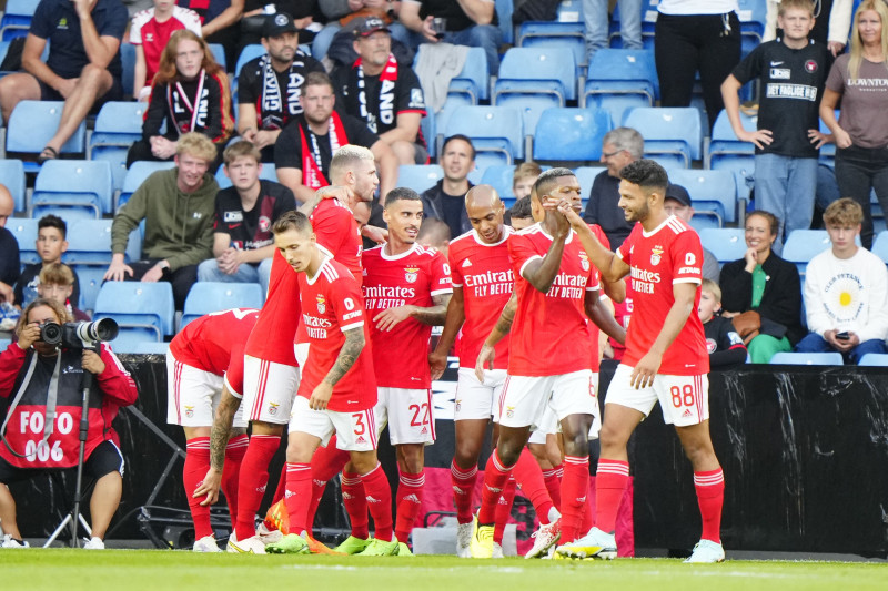 Benfica &eacute; o time que mais tem brasileiros no elenco, ao todo s&atilde;o 114 jogadores nascidos no Pa&iacute;s 