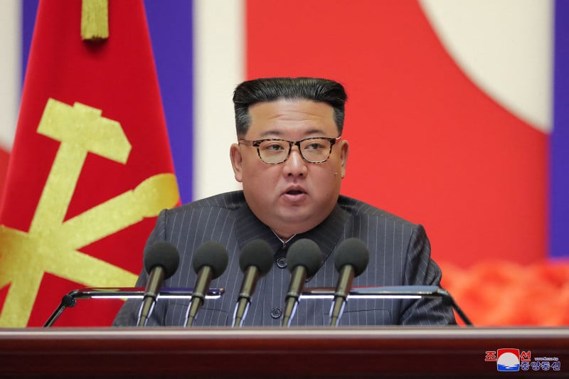 Kim Jong-um tem sido um dos poucos líderes a apoiar a Rússia incondicionalmente