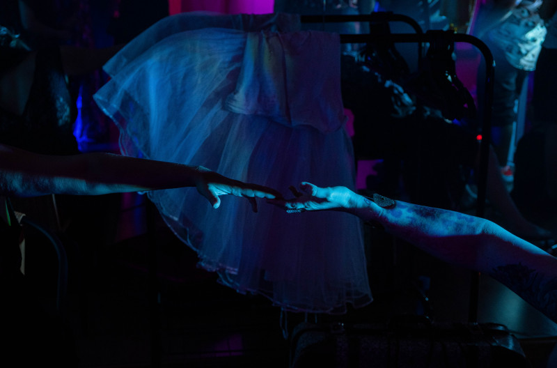 Espet&aacute;culo &eacute; uma plataforma de performances, que aborda a invisibilidade e naturaliza&ccedil;&atilde;o de viol&ecirc;ncias contra as mulheres