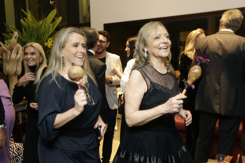 Fernanda e Carmen Ferr&atilde;o durante o Jantar dos Anfitri&otilde;es da 13&ordf; Bienal do Mercosul