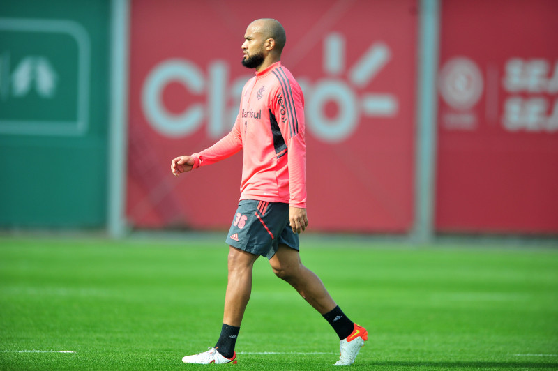 Moledo volta a treinar nesta quarta-feira, quando o grupo retorna após a vitória sobre o Avaí