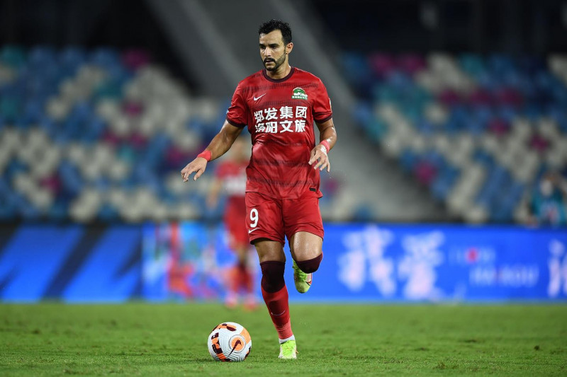 Henrique Dourado se reunirá com o seu clube, Henan Songshan, para tratar do seu futuro