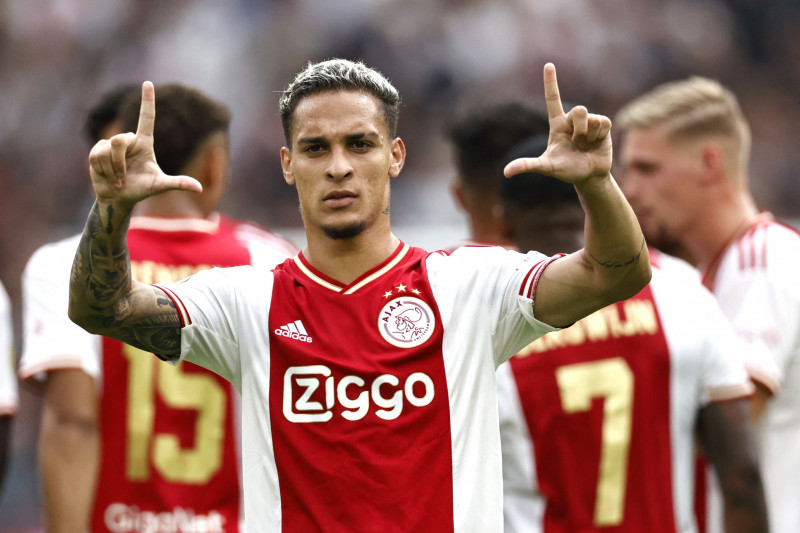 Negocia&ccedil;&atilde;o com os holandeses do Ajax gira em torno dos &euro; 100 milh&otilde;es (R$ 500 milh&otilde;es)