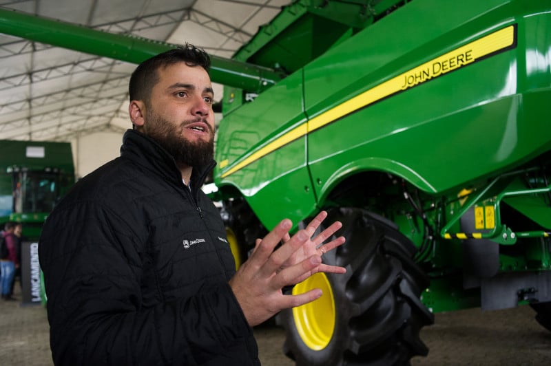 Jesus Duquia, &eacute; o Instrutor Especializado da John Deere presente na Expointer 2022 Foto: RAMIRO SANCHEZ/ESPECIAL/JC