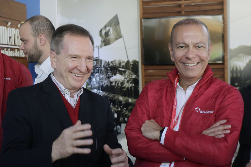 T&Acirc;NIA MEINERZ/JC