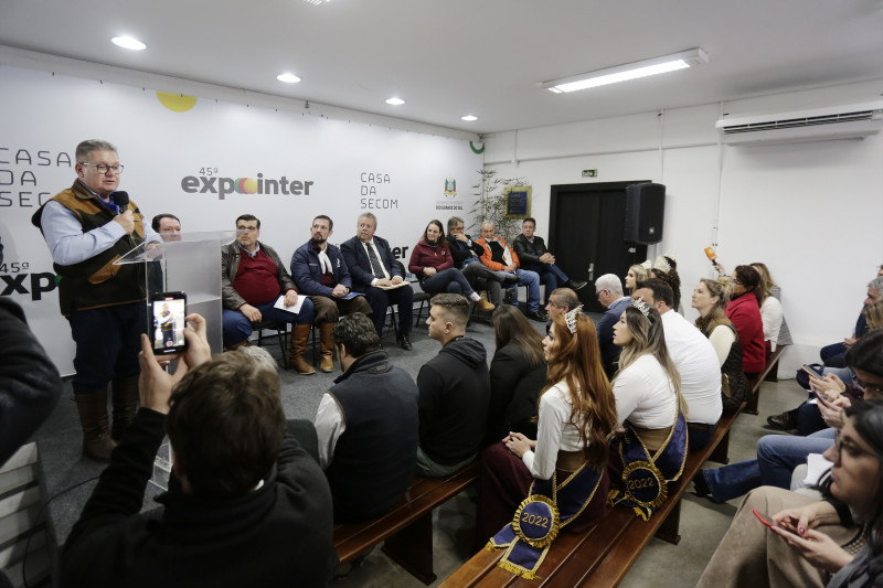 Governador Ranolfo Vieira Júnior apresenta os resultados da Expointer para a imprensa