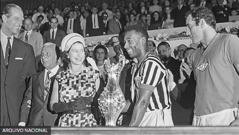 Pelé e Elizabeth se encontraram no Estádio Mário Filho, o Maracanã