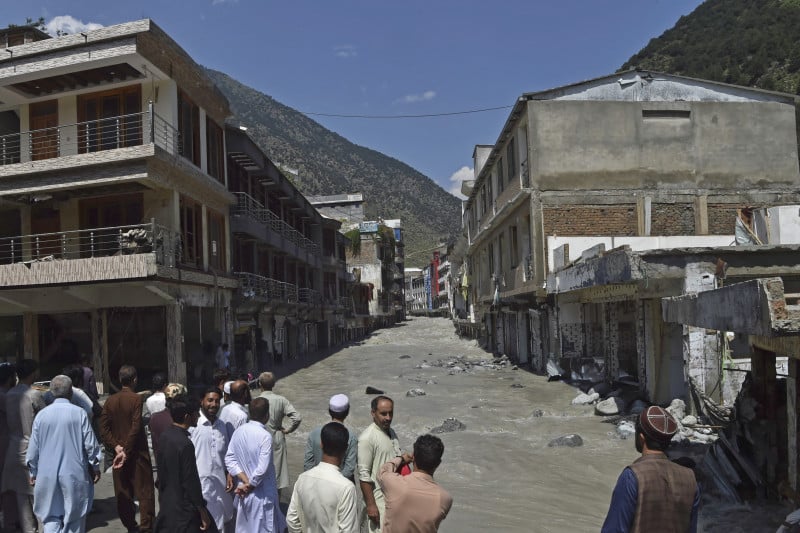 Essas ações, por sua vez, foram uma resposta à decisão do governo paquistanês de agir contra militantes islâmicos que realizam atentados no Paquistão vindos de bases em território afegão