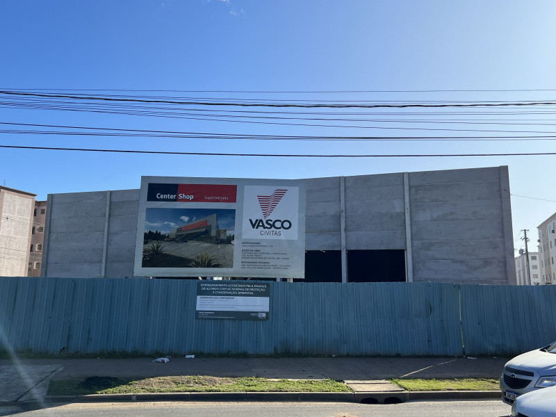 Obras de instalação do futuro supermercado estão indo para etapa final no bairro Hípica