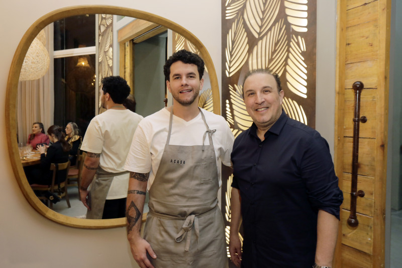 Chef Ricardo Dornelles and Lúcio Martins at the inauguration of the ACASA space
