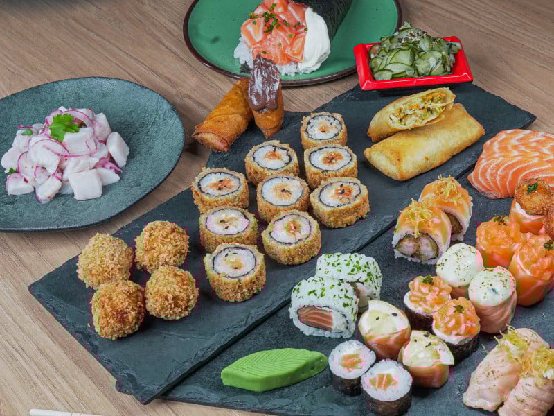 Localizado na rua Vicente da Fontoura, nº 1.836, o restaurante atua em vários bairros