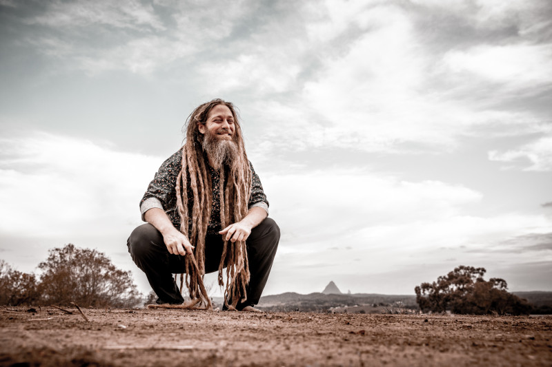 Apresentação desta sexta-feira (16) promete amor e positividade em uma sonoridade de fortes raízes no movimento rastafári