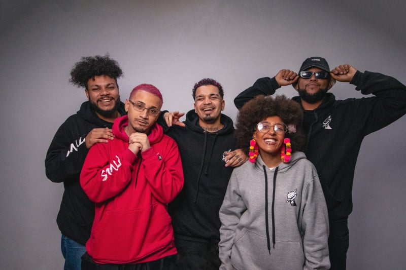 Grupo realiza desde intervenções artísticas envolvendo música e rodas de conversa até atividades em escolas