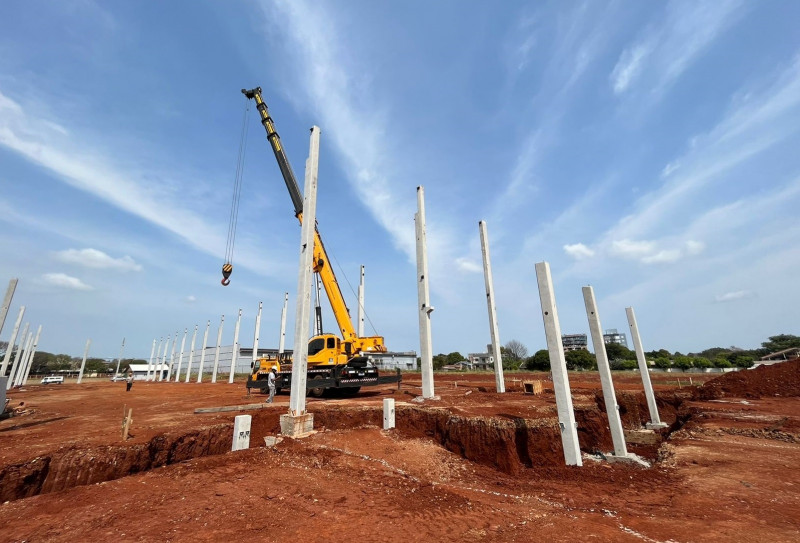 Estrutura começa a ser erguida na área em Santa Rosa, ao lado do atacarejo Stok Center