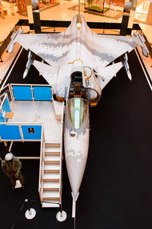 {'nm_midia_inter_thumb1':'https://www.jornaldocomercio.com/_midias/jpg/2022/09/17/206x137/1_minuto_varejo_exposicao_caca_f_39_gripen_fab_jornal_do_comercio_2-9767511.jpg', 'id_midia_tipo':'2', 'id_tetag_galer':'', 'id_midia':'63264fd999cc1', 'cd_midia':9767511, 'ds_midia_link': 'https://www.jornaldocomercio.com/_midias/jpg/2022/09/17/minuto_varejo_exposicao_caca_f_39_gripen_fab_jornal_do_comercio_2-9767511.jpg', 'ds_midia': 'Minuto Varejo - Exposi&ccedil;&atilde;o Ca&ccedil;a F-39 Gripen FAB - BarraShoppingSul - shopping center - lazer - Porto Alegre', 'ds_midia_credi': 'DIEGO PETTER/DIVULGA&Ccedil;&Atilde;O/JC ', 'ds_midia_titlo': 'Minuto Varejo - Exposi&ccedil;&atilde;o Ca&ccedil;a F-39 Gripen FAB - BarraShoppingSul - shopping center - lazer - Porto Alegre', 'cd_tetag': '1', 'cd_midia_w': '533', 'cd_midia_h': '800', 'align': 'Left'}