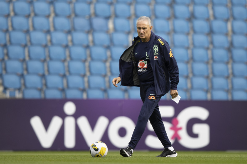 Tite destacou o trabalho que Neymar vem realizando com seu staff no PSG até chegar na seleção