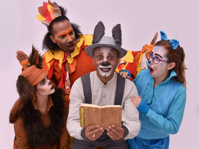 Inspirado no conto "Os Músicos de Bremen", dos irmãos Grimm, o texto de Sergio Bardotti, traduzido e adaptado, no Brasil, por Chico Buarque