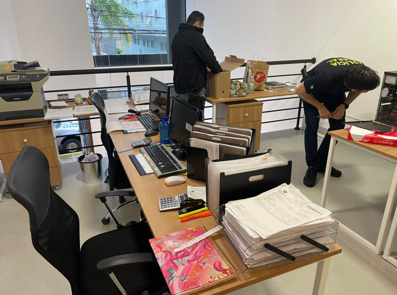 Agentes investigam operações fraudulentas no setor de componentes para fabricação de palmilhas