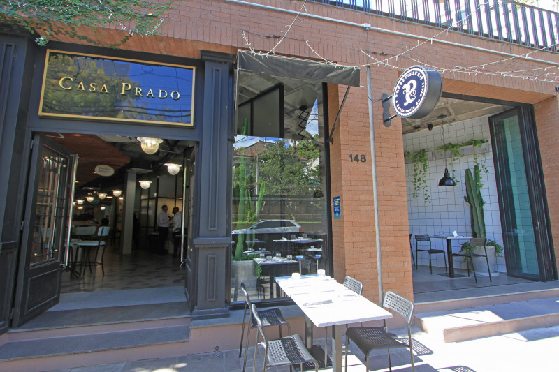 Nova Presstisserie já funciona em espaço com mesas na calçada da Galeria Casa Prado 