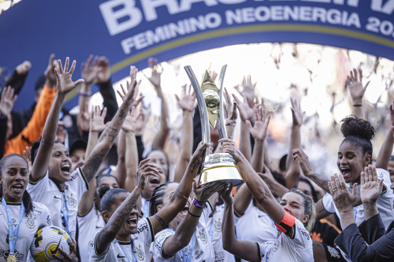 Santos e Flamengo abrem a edição 2023 do Brasileiro Feminino