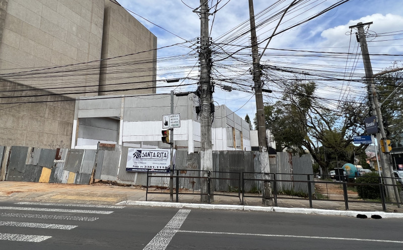 Nova construção foi erguida no terreno na avenida Protásio Alves, após a demolição do antigo imóvel