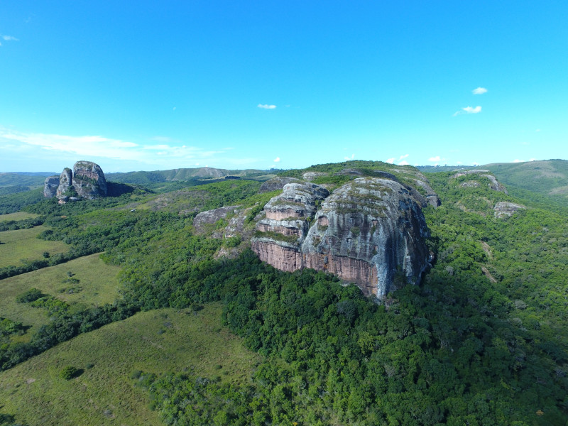  Pedra do Segredo é ponto turístico e cartão postal do município