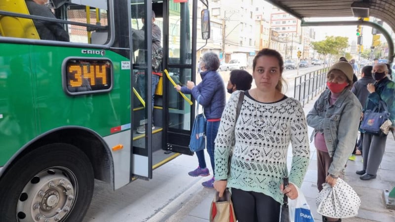 Cristiane Medeiros está revendo o exercício da democracia